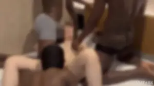 [FC2-PPV-4879954] Su Novio Observó Mientras Era Tomada por Tres Hombres en un Encuentro Grupal Sudoroso