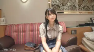 [SIRO-5602] 一見地味な女の子が隠していたFカップの爆乳と狂ったような喘ぎ声