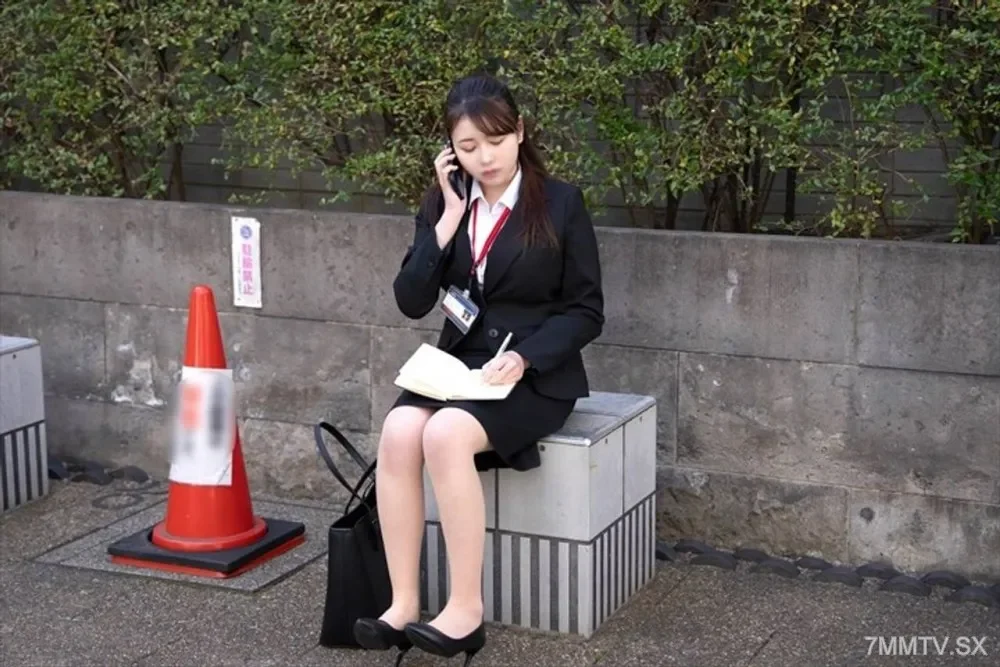 [FC2-PPV 4916375] Refined Office Lady with Huge Breasts Gets Oil Massage and Creampie
